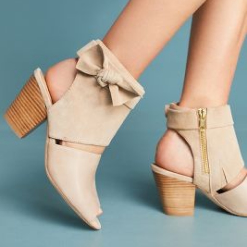 New Anthropologie Suede Bow Shooties booties